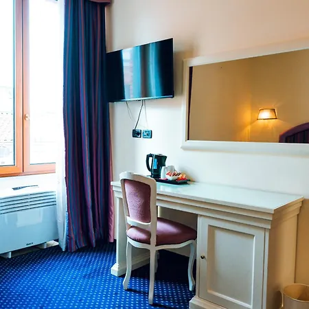 Panoramic Torre Della Vittoria 3* פררה