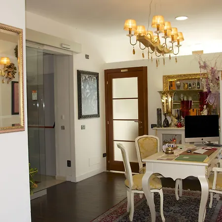 Panoramic Torre Della Vittoria מלון 3*