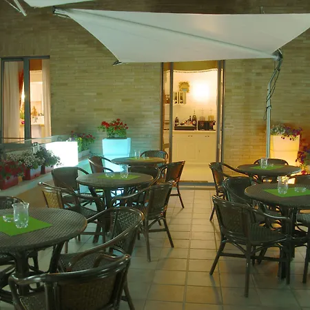 Panoramic Torre Della Vittoria מלון 3*